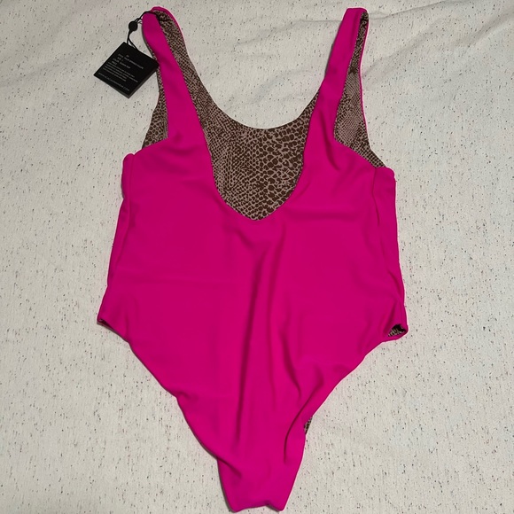 Acacia Palm Springs One Piece Swimsuit in Guava Pop Sz Large - Picture 2 of 6